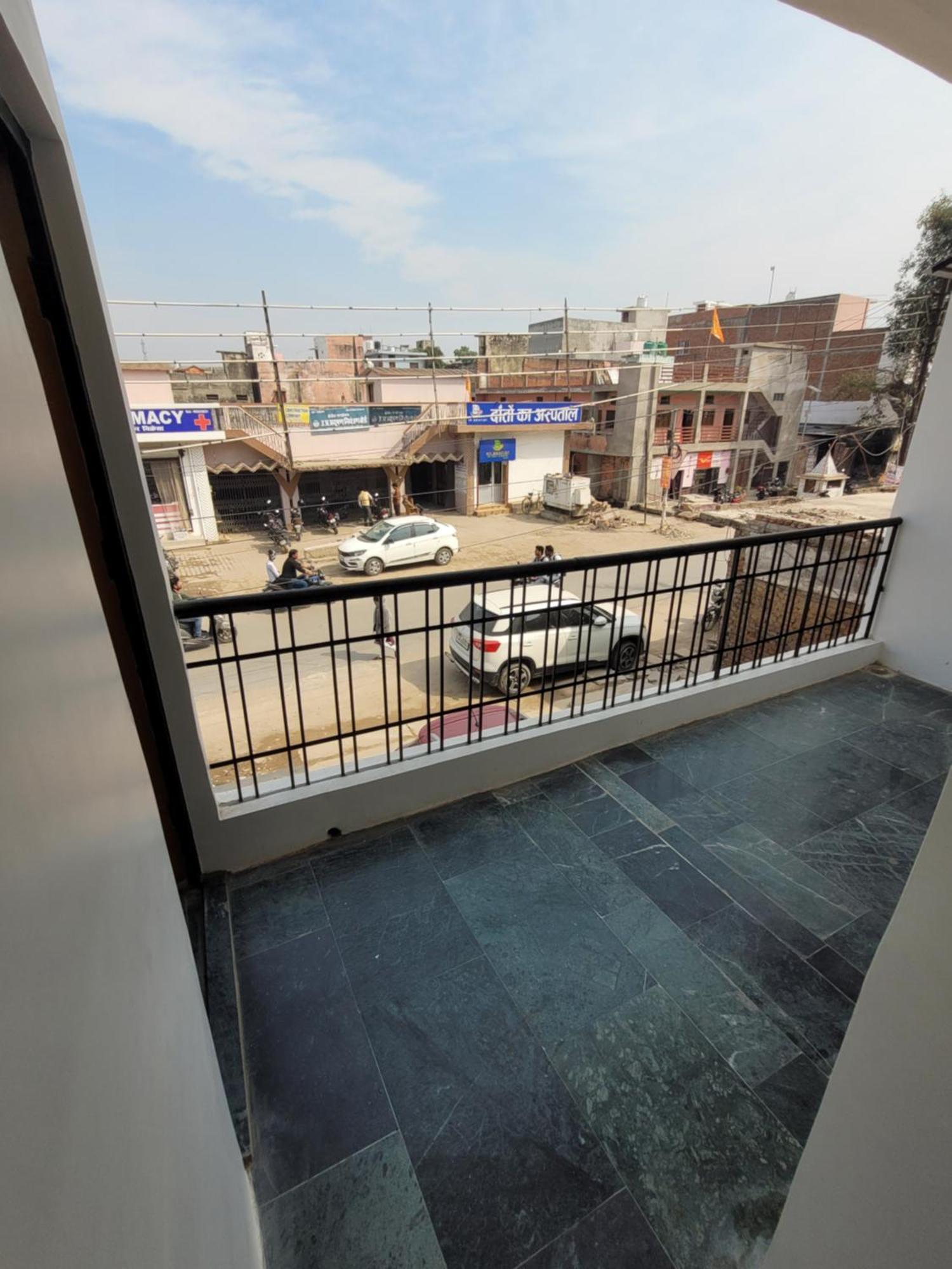 Отель Pushpa Vatika Faizabad Экстерьер фото