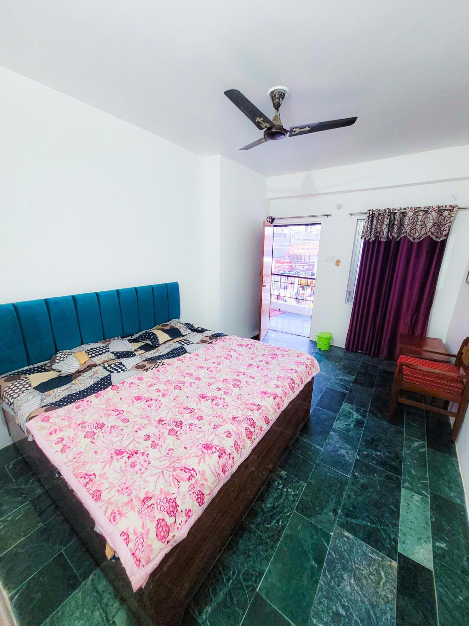 Отель Pushpa Vatika Faizabad Экстерьер фото